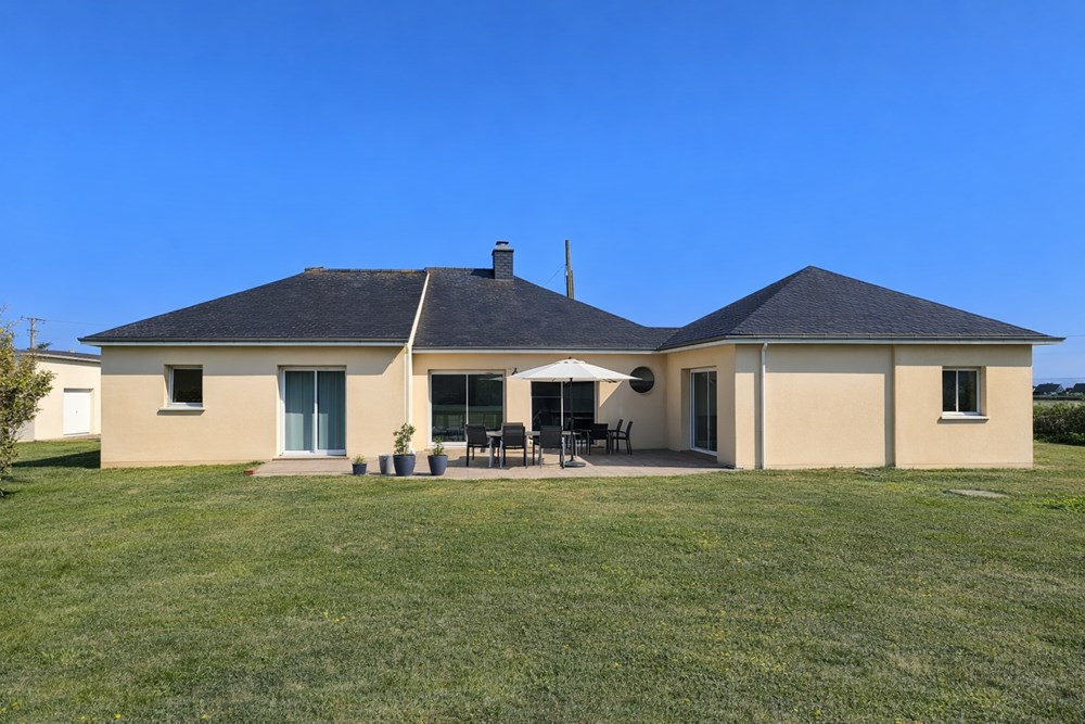 MAISON - COU DE COEUR - SANS TRAVAUX - PLAIN PIED - MER - RARE - CALME - BIEN EXEPTIONNEL SUR LE MARCHE - GUISSENY -